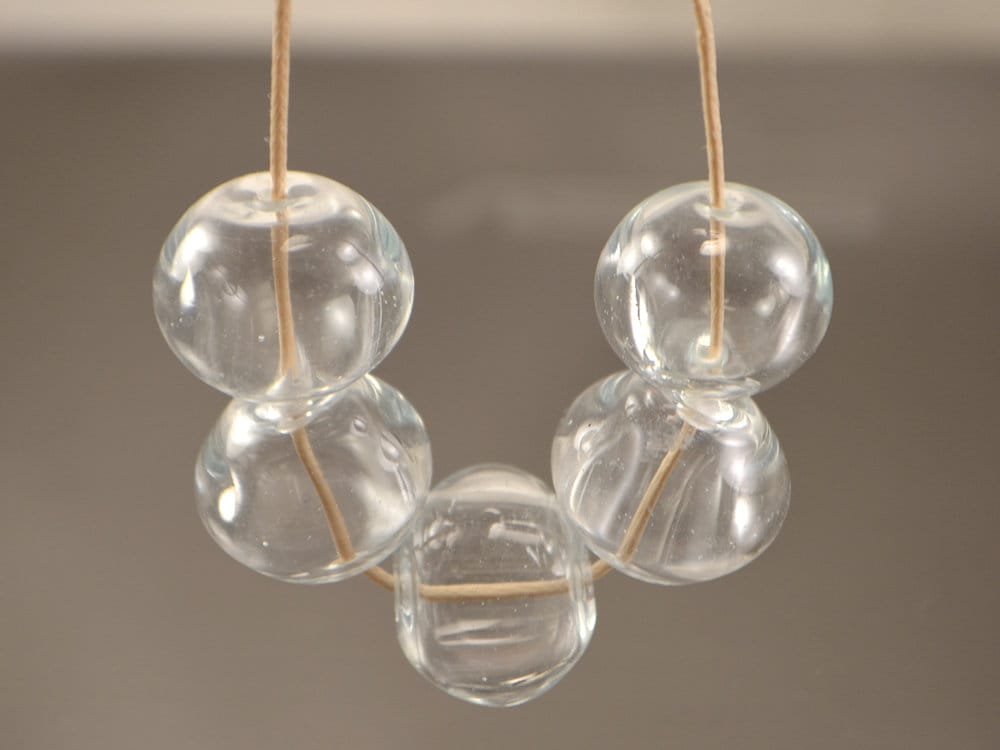 Perle cave in vetro trasparente, perle trasparenti, perle a bolle, perle in vetro di Murano, orecchini in perle di vetro di Murano, gioielli artistici