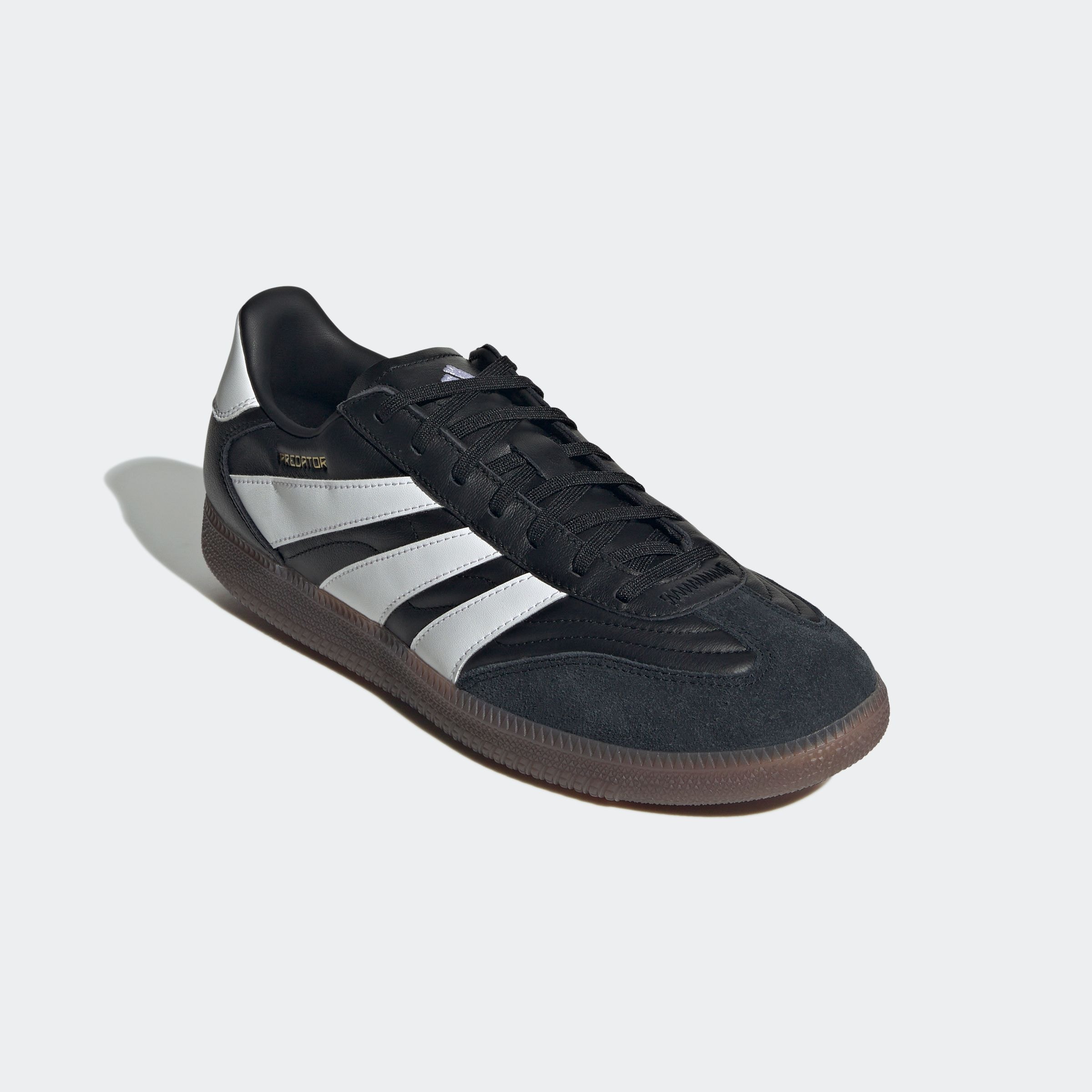 Fußballschuh ADIDAS PERFORMANCE "PREDATOR FREESTYLE IN", Damen, Gr. 40, schwarz-weiß (core schwarz, cloud weiß, gold metallic), Leder, Synthetik, Schuhe Fußballschuh, geeignet als Hallenschuhe