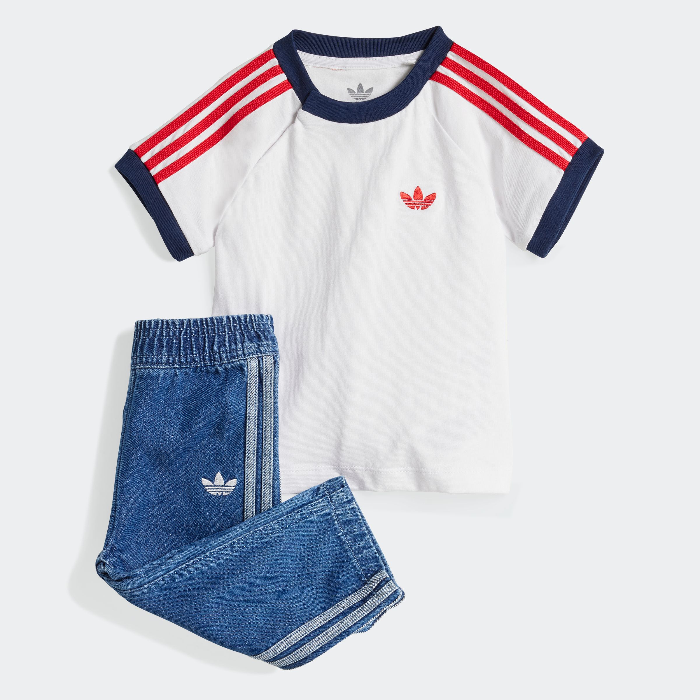Trainingsanzug ADIDAS ORIGINALS "DENIM TEE SET", Kinder, Gr. 68, weiß (medium blau denim, weiß), Obermaterial: 100% Baumwolle, Sportlich, Sportanzüge Image