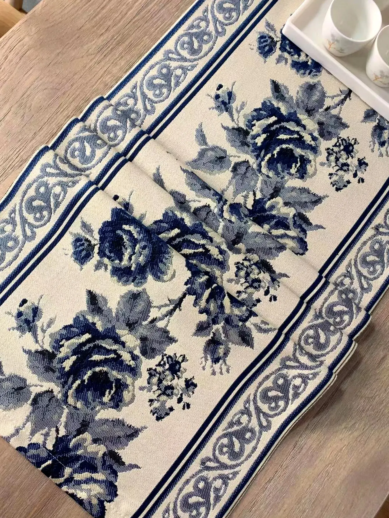 Chinesische Blume geprägte Stickerei Chenille Tischläufer Wohnzimmer Tisch Couchtisch Tischset Dekoration