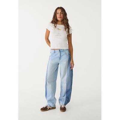 Stradivarius Contrast barrel balloon fit jeans Light blue 8