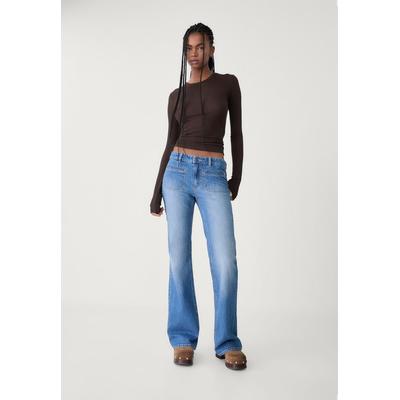 Stradivarius Flared jeans with pockets Light blue 12