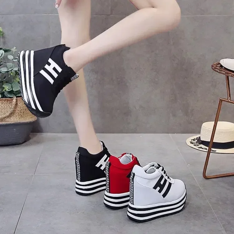 2024 neue Winter Frauen Schuhe warmes Fell Plüsch Dame Freizeit schuhe schnüren Mode Turnschuhe Plattform Schneeschuhe große Größe
