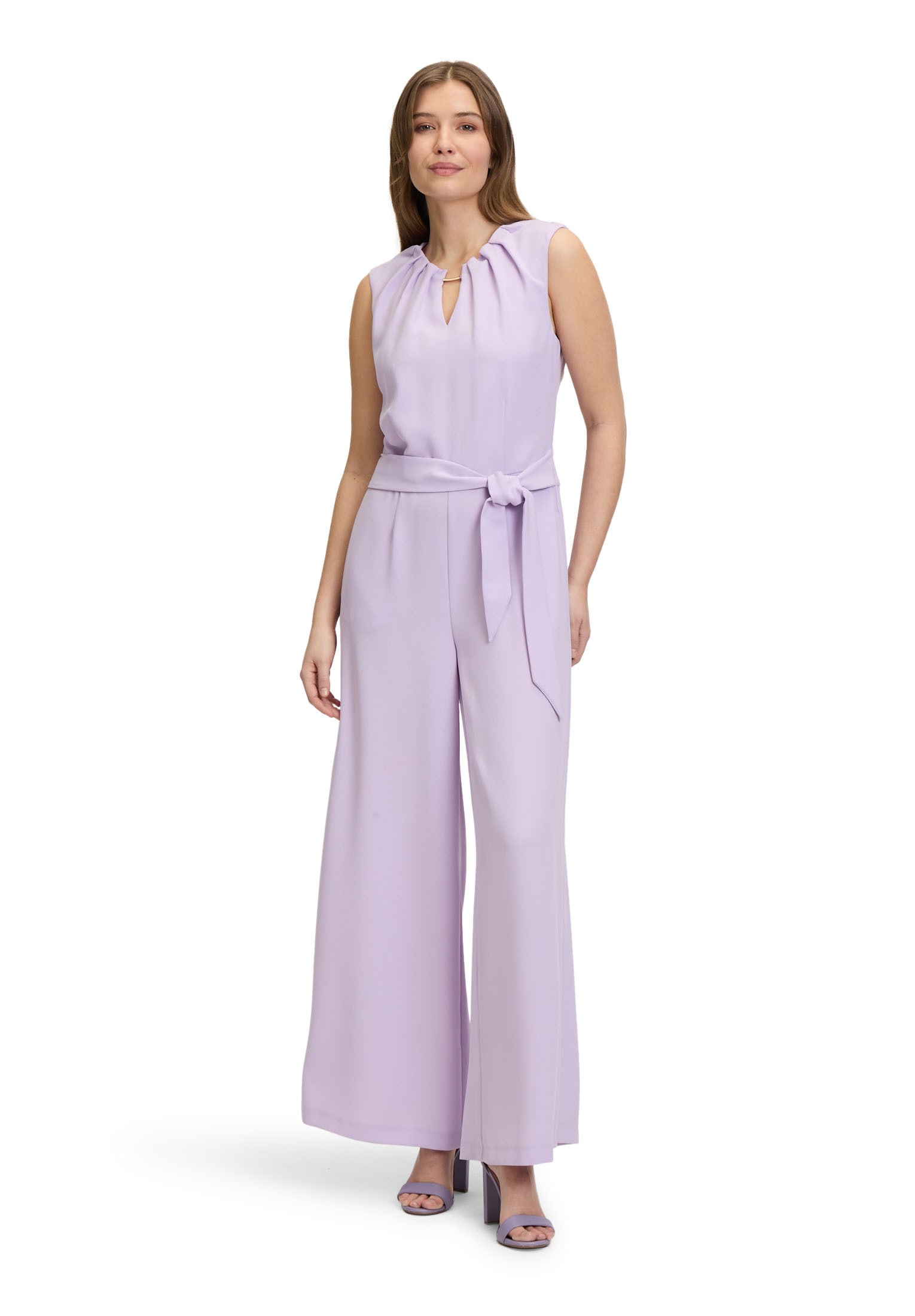 Overall BETTY & CO "Betty & Co Damen Jumpsuit ohne Arm", Damen, Gr. 44, lila (lavendula), Obermaterial: 100% Polyester. Futter: 100% Polyester., feminin, tailliert, Rundhals, Overalls, Falten Image
