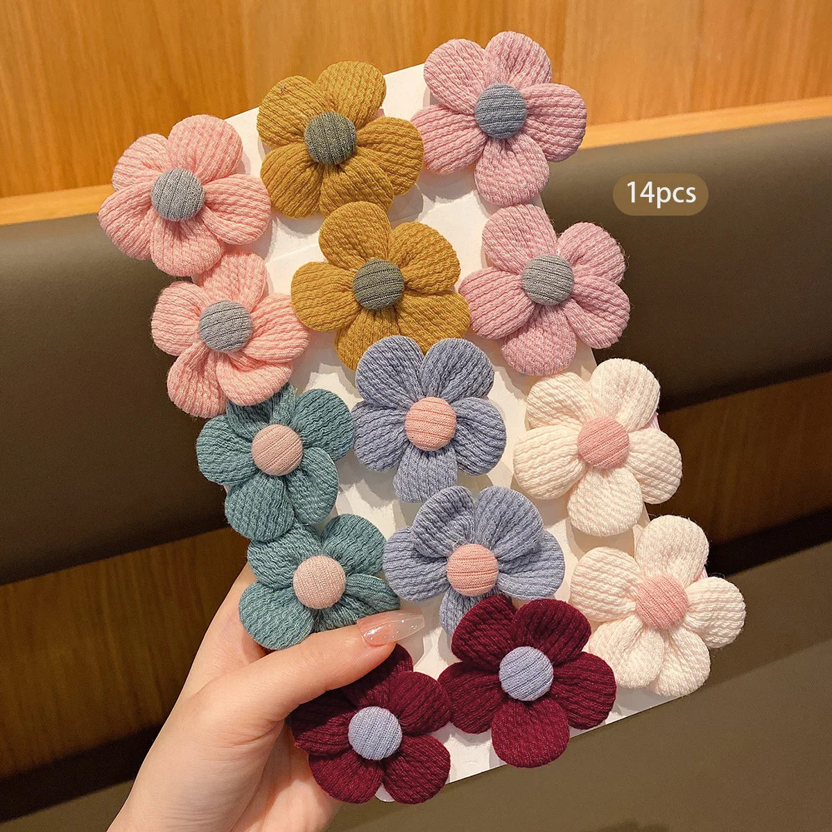 14 Stoffblumen-Haars pangen mit modischen Stirnbändern, die für den täglichen Gebrauch als Haarschmuck geeignet sind Image