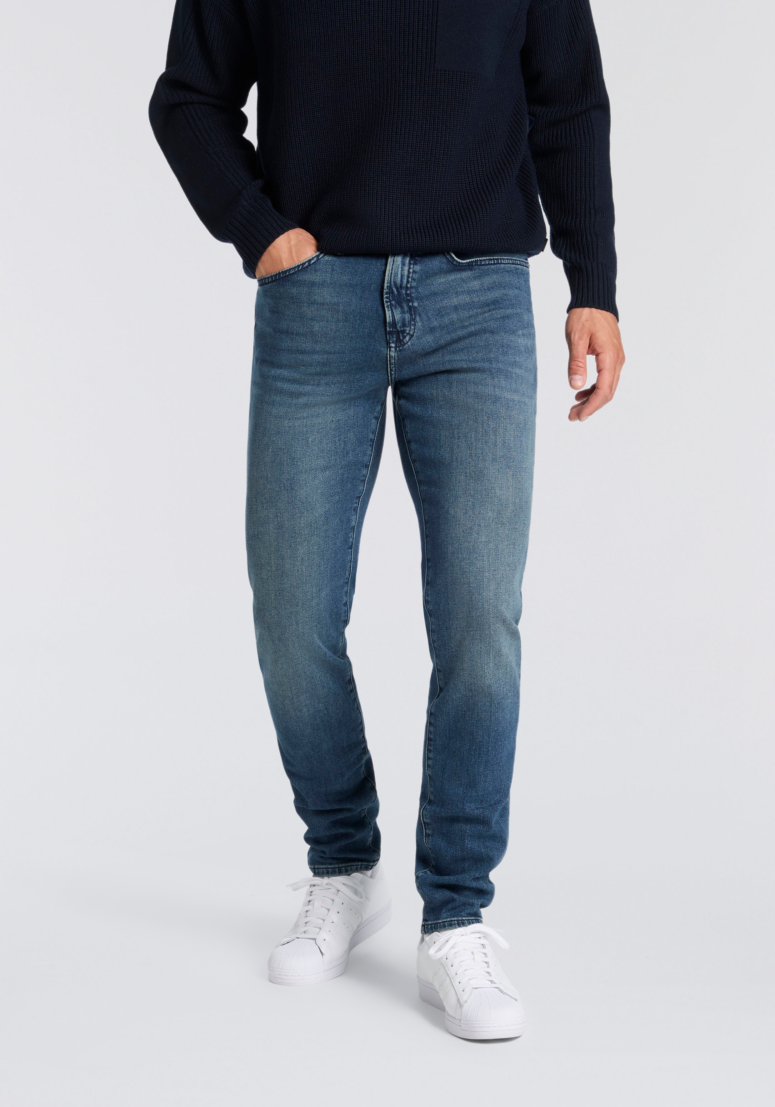 Tapered-fit-Jeans BOSS ORANGE "ONYX", Herren, Gr. 36, Länge 34, blau (medium blau427), Denim/Jeans, Obermaterial: 98% Baumwolle, 2% Elasthan, unifarben, gerade, unten schmal lang, Jeans, in 5-Pocket-Form, komfortabler Stretch-Denim