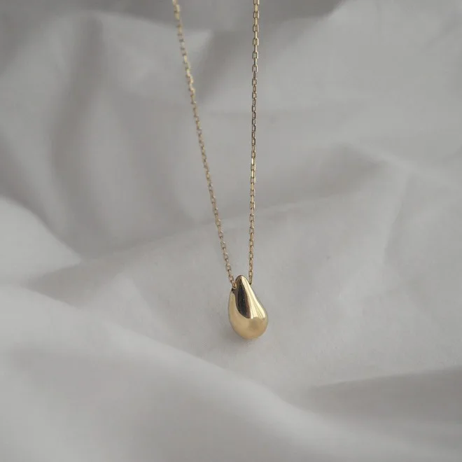 Collana con ciondolo a forma di pera placcata in oro/argento per donna | Collane con ciondolo a strappo Collana con pedante a goccia per regalo di compleanno da donna