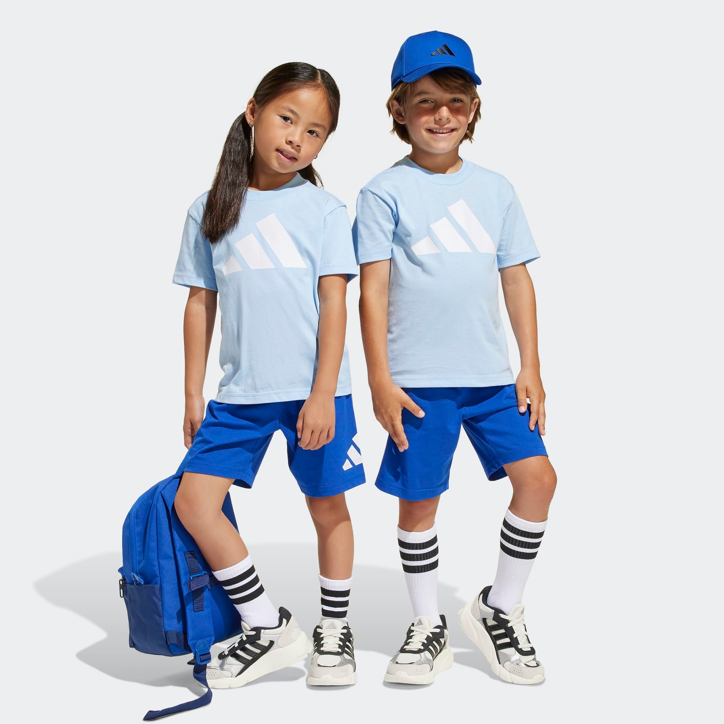 Trainingsanzug ADIDAS SPORTSWEAR "LK BL T-SET 160", Kinder, Gr. 128, blau (glow blau, weiß), Obermaterial: 100% Baumwolle, Sportlich, Sportanzüge Image