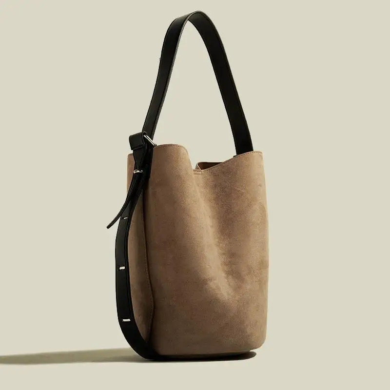 2025 nouvelle mode rétro givré daim seau en forme de grande capacité Original Simple et polyvalent unique épaule femmes sac à la mode