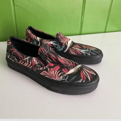 Vans Shoes | Vans Classic Slip-On Shoes Palm Tropical Print Hawaii Black Soles Womens Shoes 9 | Color: Black | Size: 9