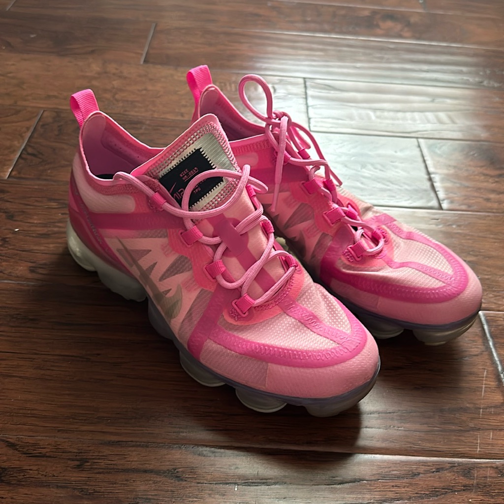 Nike Shoes | Women’s Nike Nike Air Vapormax 2019 Active Fuchsia Size 9 | Color: Pink | Size: 9