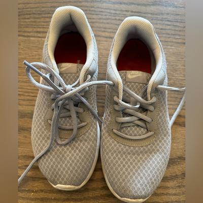Nike Shoes | Women’s Nike Shoes, Nike Shoes | Color: Gray | Size: 7