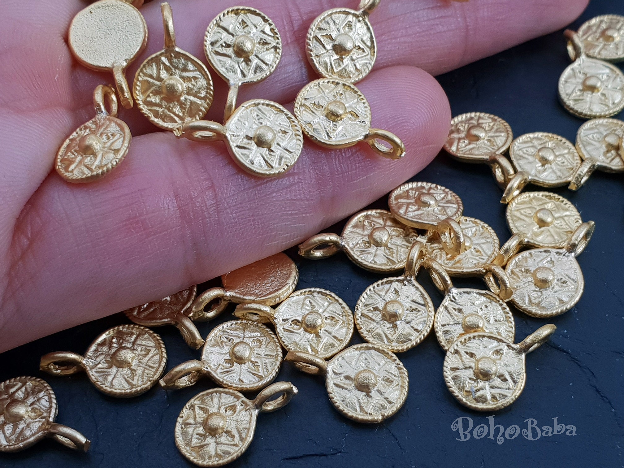 Mini ciondoli a forma di moneta, ciondoli a forma di moneta tribale, ciondoli a forma di goccia rotonda, gioielli rustici tibetani, monete d'oro, comp