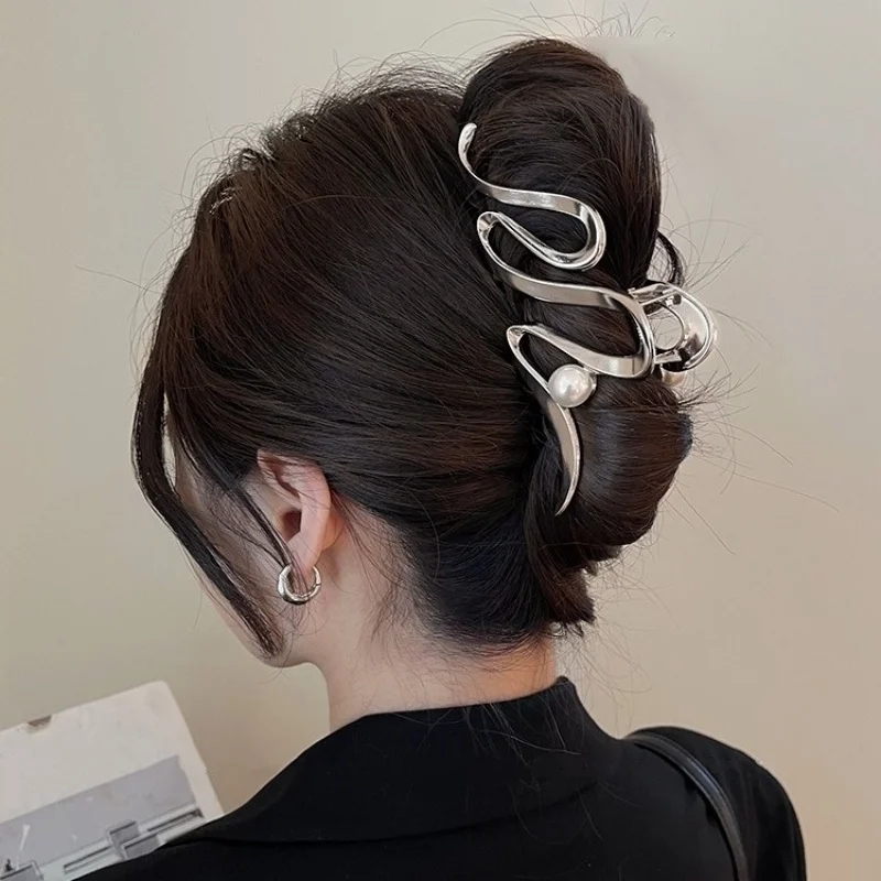 1PC Nische Cold Style Design Haarnadel für Frauen, Hinterkopf des Kopfes, Hai Clip Ins Neue High-End-Haarspange groß Image