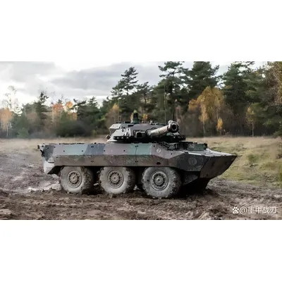 Modellbau satz AMX-10 "Radtank" im Maßstab 1/144 Image