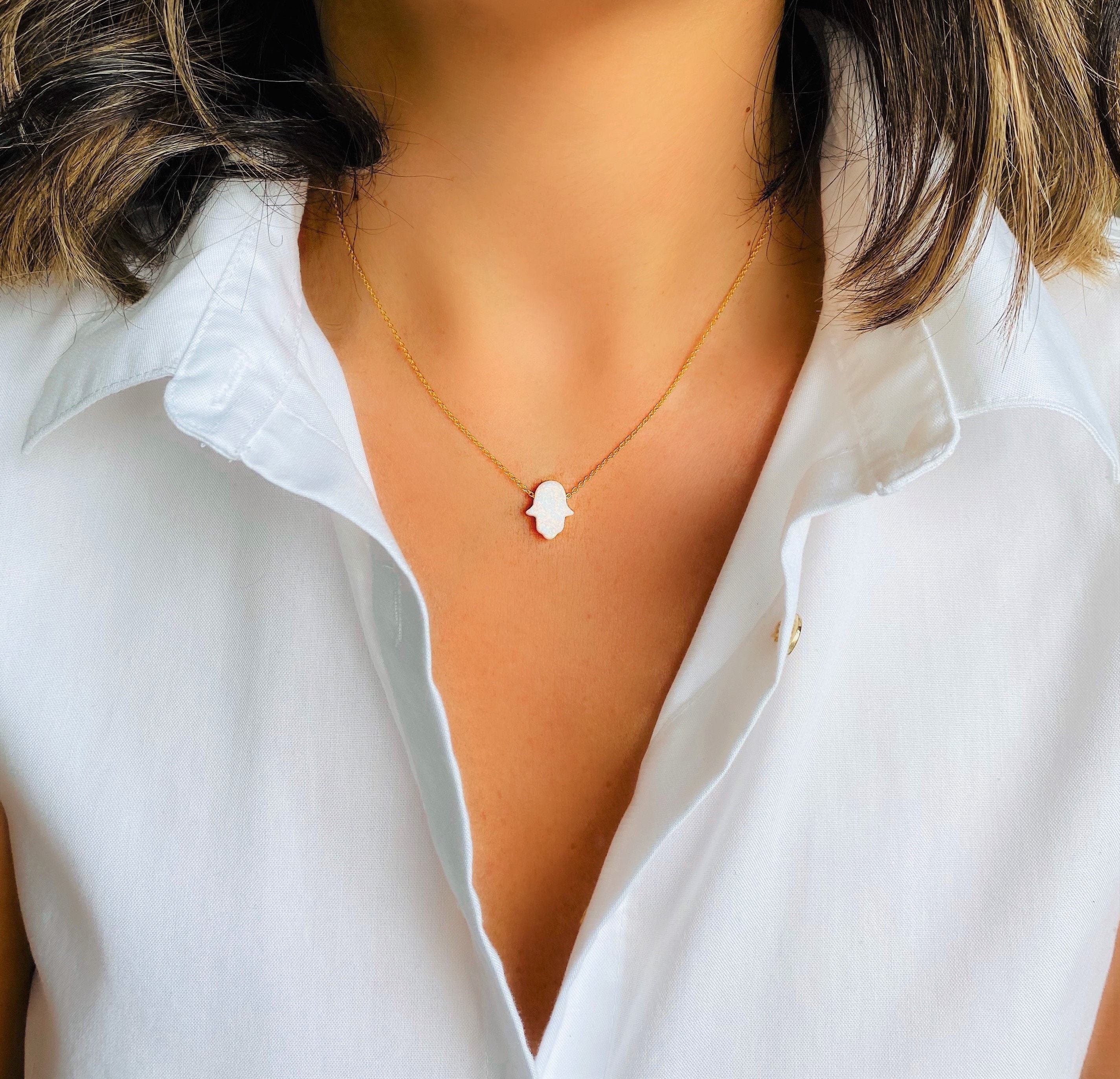 Collana Hamsa, Collana Hamsa in opale, Collana in opale bianco per donna, Mano di Fatima, Gioielli Hamsa, Hamsa blu, Hamsa in argento dorato, Mano di