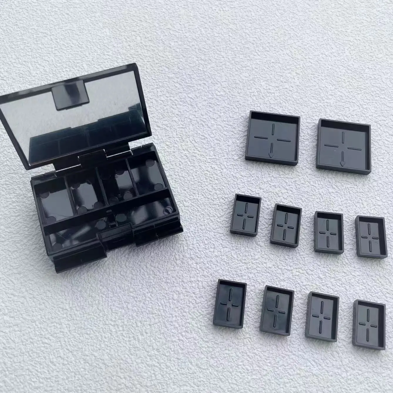 1-teilige tragbare Mini-Klappkombinationspalette für Make-up, Lidschatten, Lippenstift, Rouge, Verpackungsbox, leere Palette, Kosmetik, Selbstarsch Image