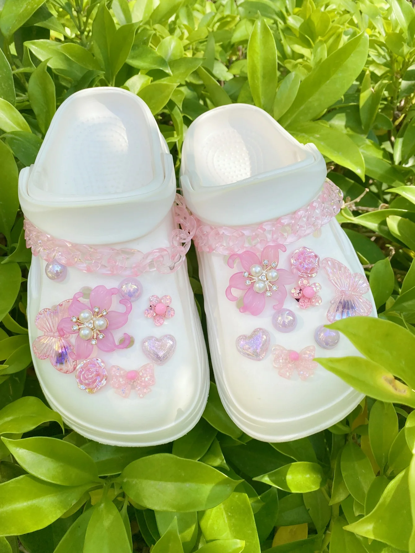 18 Stück rosa Blumen zum Selbermachen, abnehmbare Gartenschuhdekorationen mit abnehmbarer Kette, modisches Accessoire für Schuhe