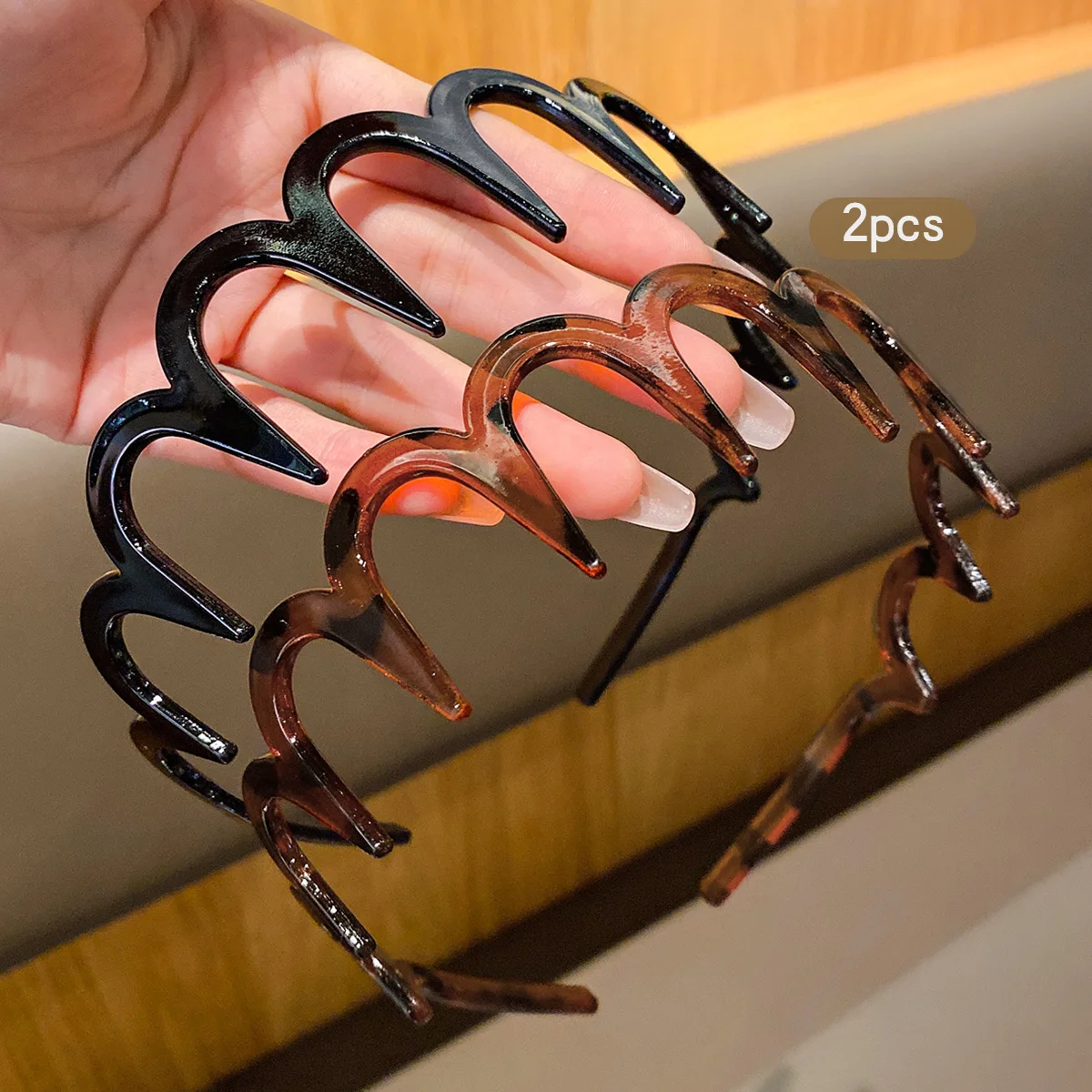 2 rote Internet-Haars pangen mit Zähnen und rutsch festen Haars pangen, die für den täglichen Gebrauch als Haarschmuck geeignet sind Image