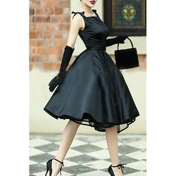 Vintage A-Linie Schwarzes Cocktailkleid für Abschlussfeiern und Hochzeitsgäste wadenlang Satin ärmellos quadratischer Ausschnitt Schärpe 2024