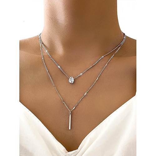 Exquisite, doppellagige Halskette in Goldton mit Wassertropfen-Anhänger für Damen, eleganter und schlichter Stil, geeignet für modebewusste Frauen zum Tragen bei legeren Anlässen und Partys Image