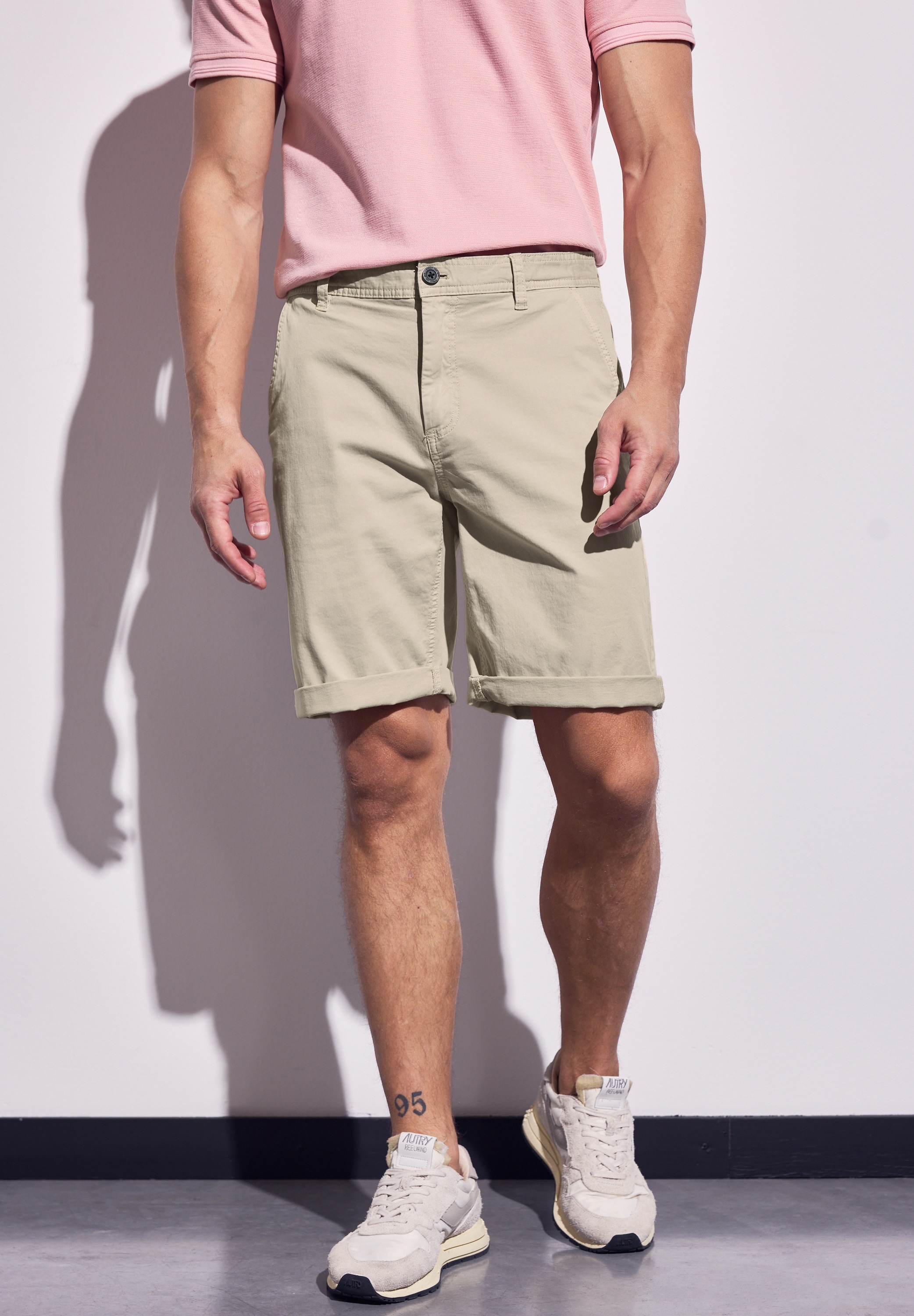Shorts STREET ONE MEN, Herren, Gr. 33, beige (sandstone beige), Web, 98% Baumwolle, 2% Elasthan, unifarben, regular fit kurz, Hosen Shorts, aus Baumwolle mit Stretchanteil