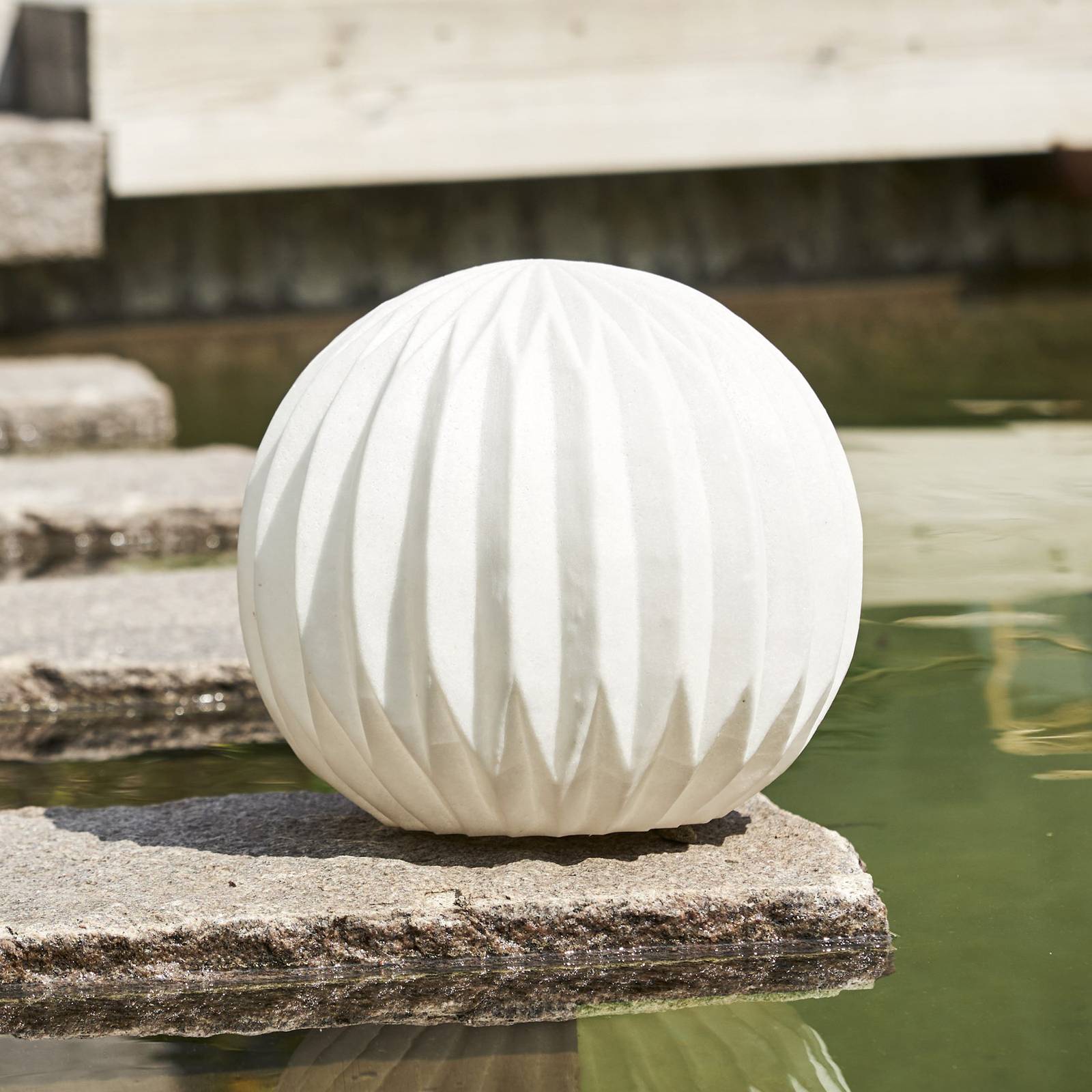 STAR TRADING LED-Terrassenleuchte Sandy, Ø 30 cm weiß Kunststoff Batterie Sandy, weiß / opal, Kunststoff, Modern