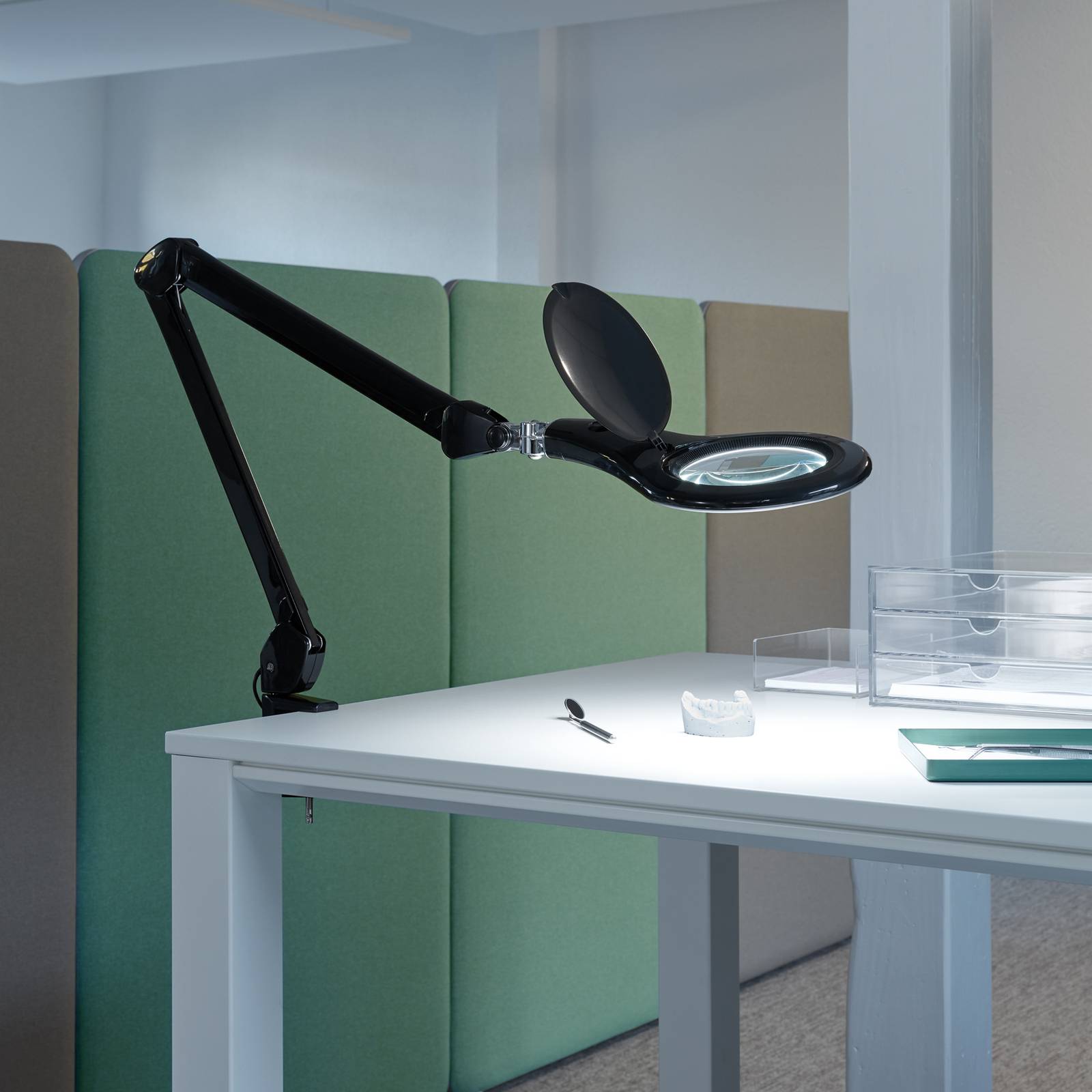 Maul LED-Lupen-Klemmleuchte MAULmakro, schwarz, Höhe 50 cm MAULmakro, schwarz, für Arbeitszimmer / Büro, Kunststoff, Modern, Lupenleuchten