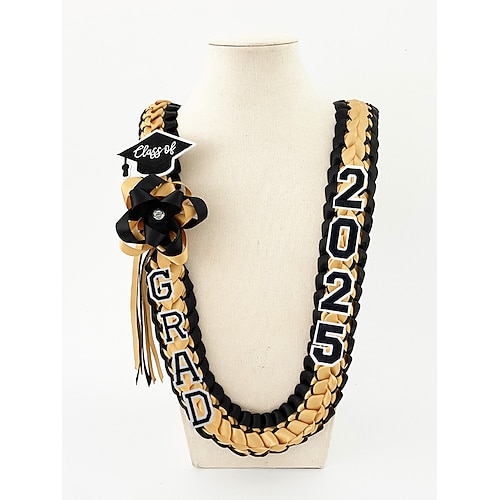 Abschlusskranz der Klasse 2025 – geflochtene Halskette aus Band mit Abschlussbuchstaben und Hutanhänger, handgemachtes Andenkengeschenk für die Abschlussfeier der High School und des Colleges Image