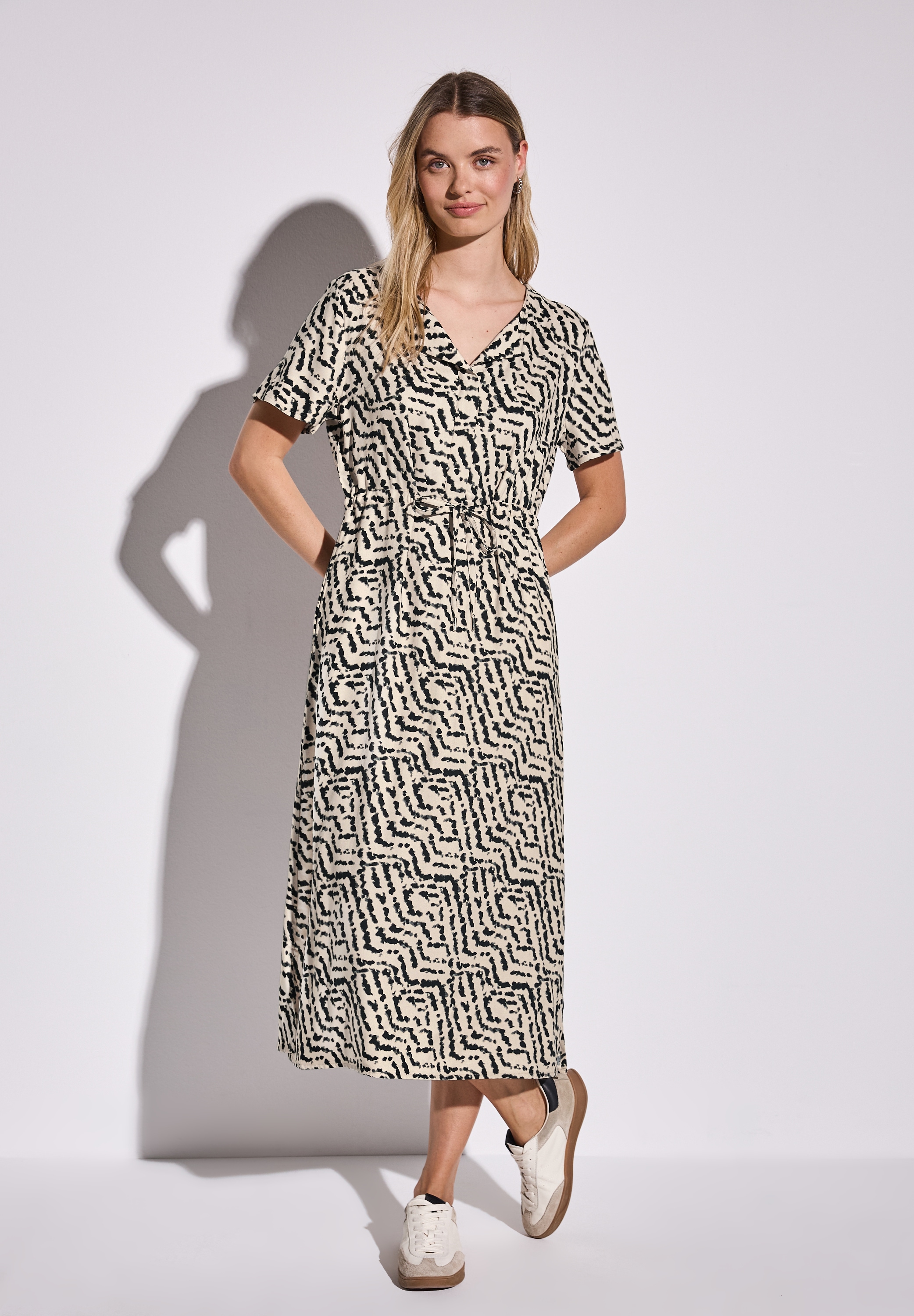 Midikleid STREET ONE, Damen, Gr. 38, EURO-Größen, beige (moonstone sand), Stoff, 100% Viskose, bedruckt, gerade wadenlang, Rundhals, Bündchen, Kleider Midikleid, mit Tunnelzug an der Taille