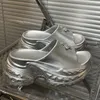 Neue Super Hohe 9 cm Plattform Hausschuhe Frau Sommer Keil Rutschen Schuhe frauen Outdoor Sexy Hausschuhe Erhöhte Schuhe Silber scuffs