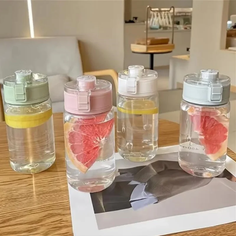 1 Stück auslaufsichere Sportwasserflasche mit großem Fassungsvermögen, BPA-freies PC-Material, tragbarer Fitness-Krug für Fitnessstudio und Fitness mit Filter, leicht zu tragen, doppelt