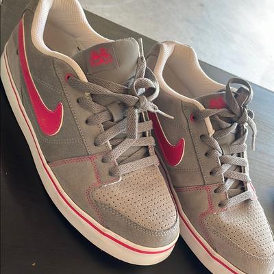Nike Shoes | Gray And Pink Nike Skate Shoes Youth Nike Shoes | Color: Gray/Pink | Size: 7bb