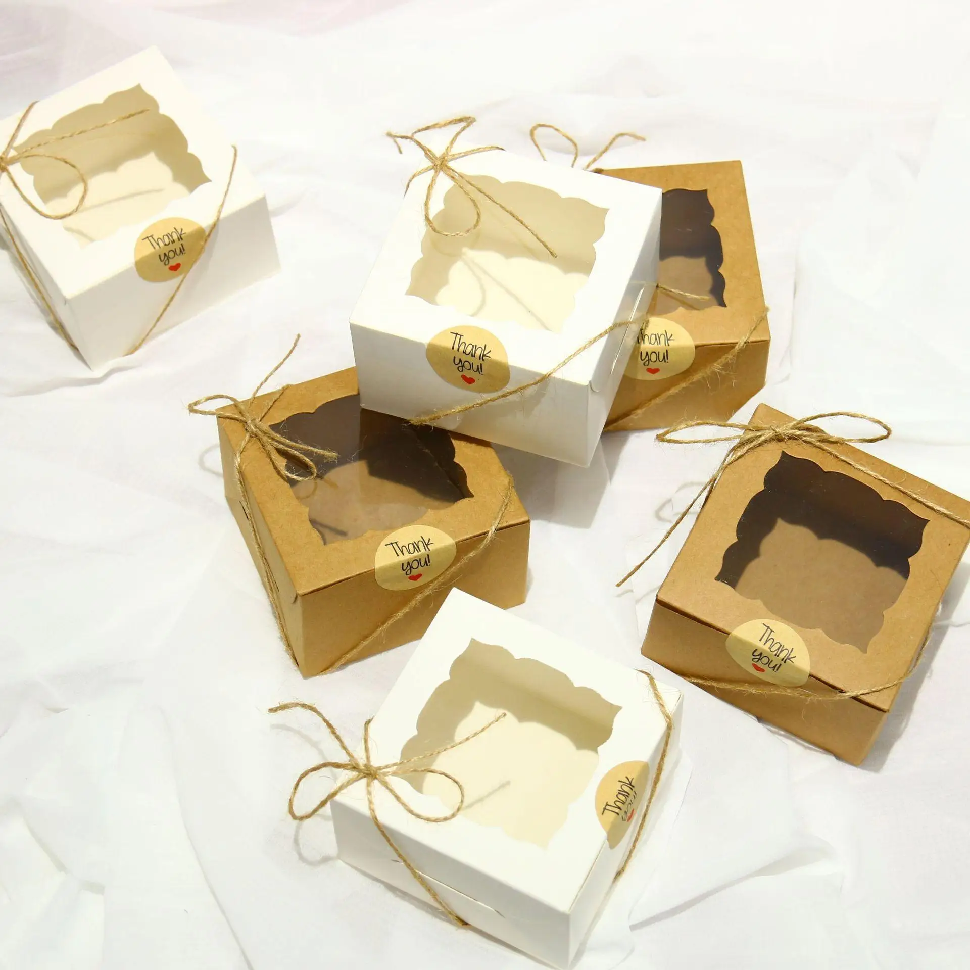 Scatole per torte da 50 pezzi, scatole per torte bianche 10x10x6 cm con finestra, scatole per torte quadrate in cartone per forniture per decorare torte per regali