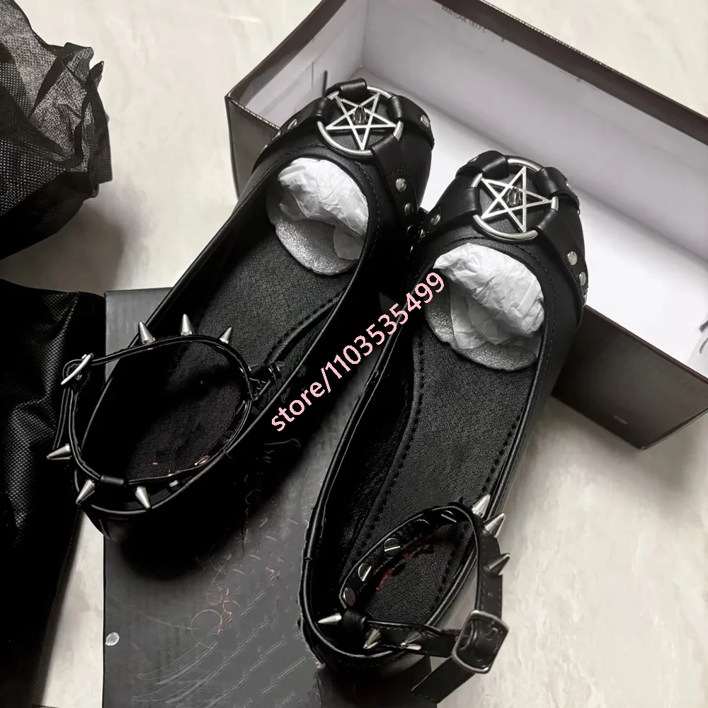 Neue Nieten-Gothic-Pentagramm-Ballettschuhe 2025, runde Zehen, Straße, Metall, flache Schuhe, schwarze Mode, Damen-Lederschuhe mit Schnalle