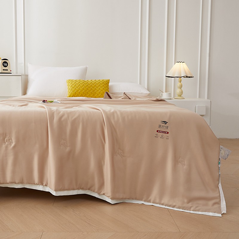 Tencel Summer Quilt with Bird's Nest Protein Fiber Ultra Soft, Breathable, and Skin-Loving for Hot Sleeper Good Night Sleep