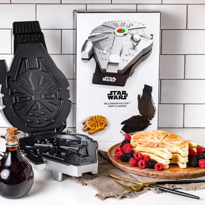 Star Wars Deluxe Millennium Falcon Waffle Maker by UNCANNY BRANDS in Silver (Size OS)
