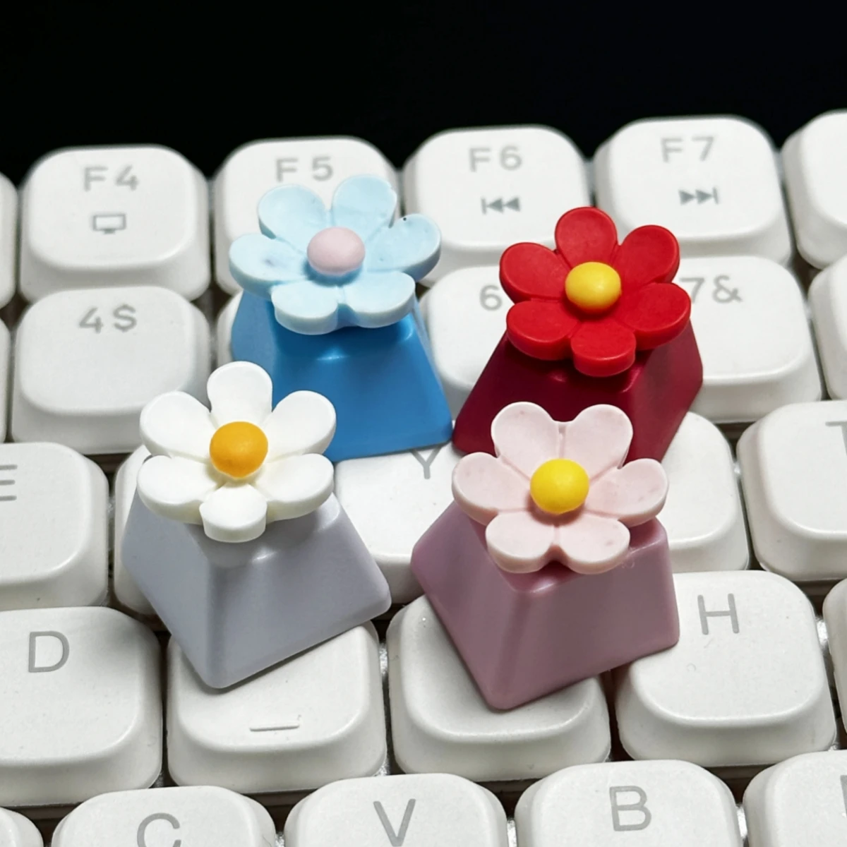 Passen Sie Ihre Tastatur mit Chrysanthemen-Blumen-Tastenkappen an – PBT Axis Cherry MX Artisan Anime Pink Kawaii ECS Keycap Image