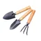 Pelle de jardin, râteau, outils d