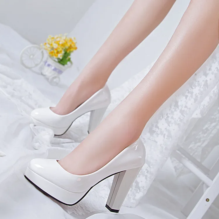 High Heels Schuhe Frauen weiße Hochzeits schuhe dicke 10 cm Heels Mode Party Pumps Schuhe schwarz rot rund zapatos de mujer