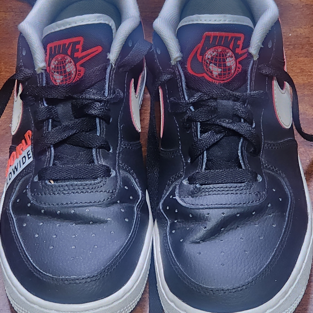 Nike Shoes | Big Kids Air Nike Force 1 Lv8" 07 Black/Pink Sneakers Sz.5.5 | Color: Black/Pink | Size: 5.5bb