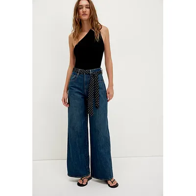 CRVY Gia Wide-Leg Jeans by We The Free at Free People in Dark Saturday, Size: 34 L