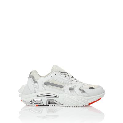 Runner Sneaker The Scratch Image