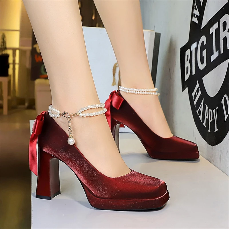 Koreanische Karree Starke Ferse Wasserdichte Plattform High Heels Perle One-Strip Zurück Bogen Seide Einzelnen Schuhe Modische Vielseitig