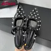 Neue Mode Designer Niet Frauen Wohnungen Sandalen Schuhe Weibliche Spitz Schuhe Flache Damen Wohnungen Sandalen Schuhe Große Größe 43