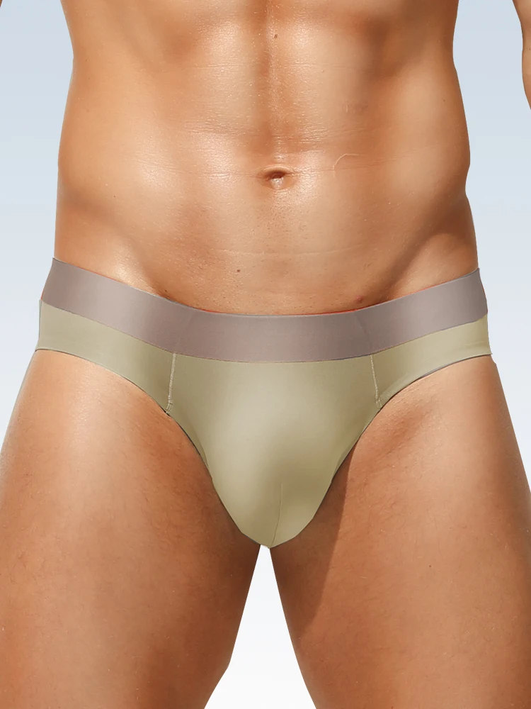 5PCSHerren-Unterwäsche aus Eisseide, atmungsaktive Herren-Slips, sommerlicher dünner Stil, sportliche sexy kurze Herrenhose mit niedriger Taille und Image