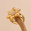 E.B.belle Strass-Staubblatt-Blumenform-Ring, eleganter 18 Karat vergoldeter Edelstahl, große Blüte,