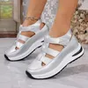 Sportliche Damen-Sandalen, Sommer, neuer dicker Boden, atmungsaktiv, aushöhlen, große weiße Schuhe,