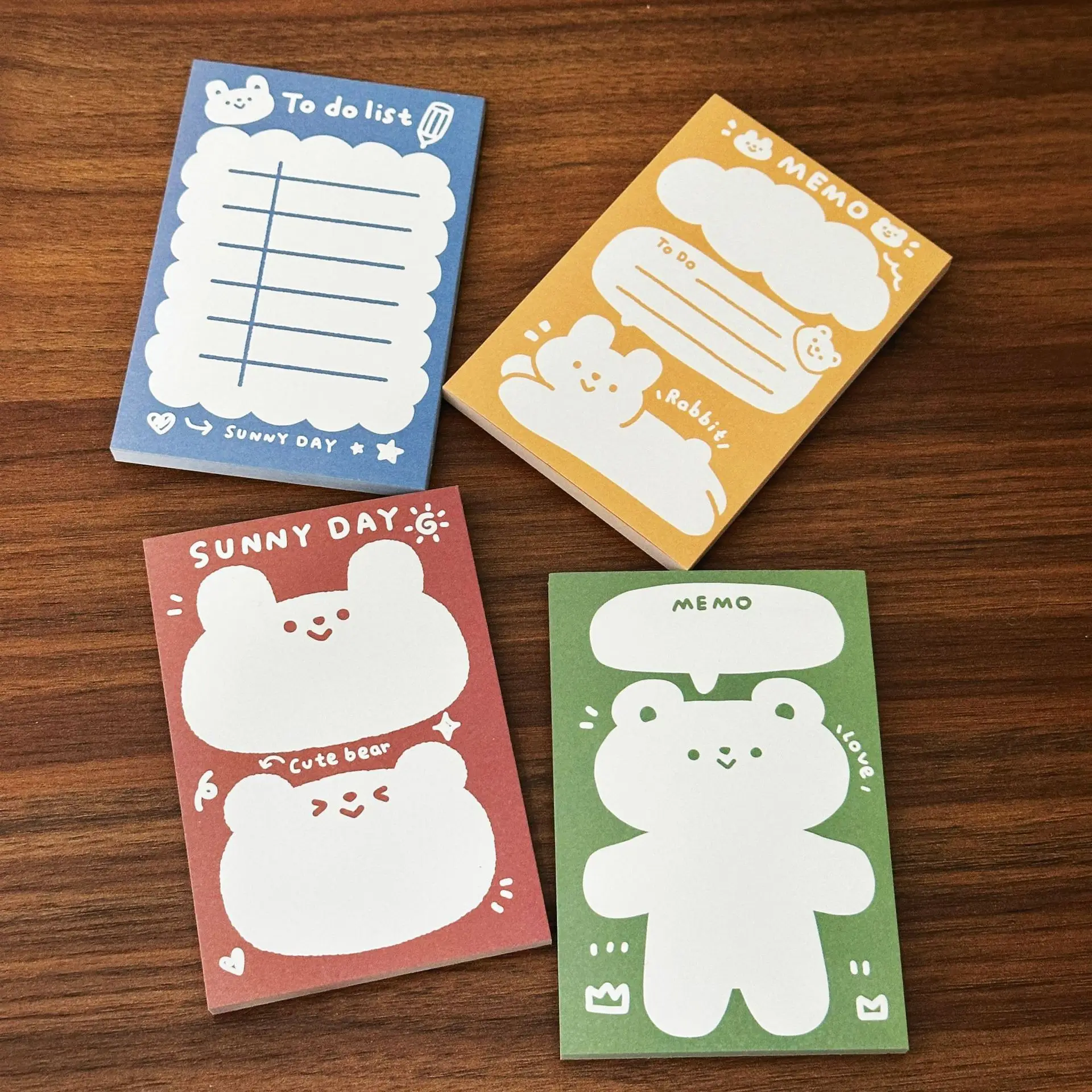Original Illustration Niedlicher kleiner Bär Retro-Riss-Haftnotizbuch Einfaches Handkonto Studie Memo Plan Check-in-Material Papier Image