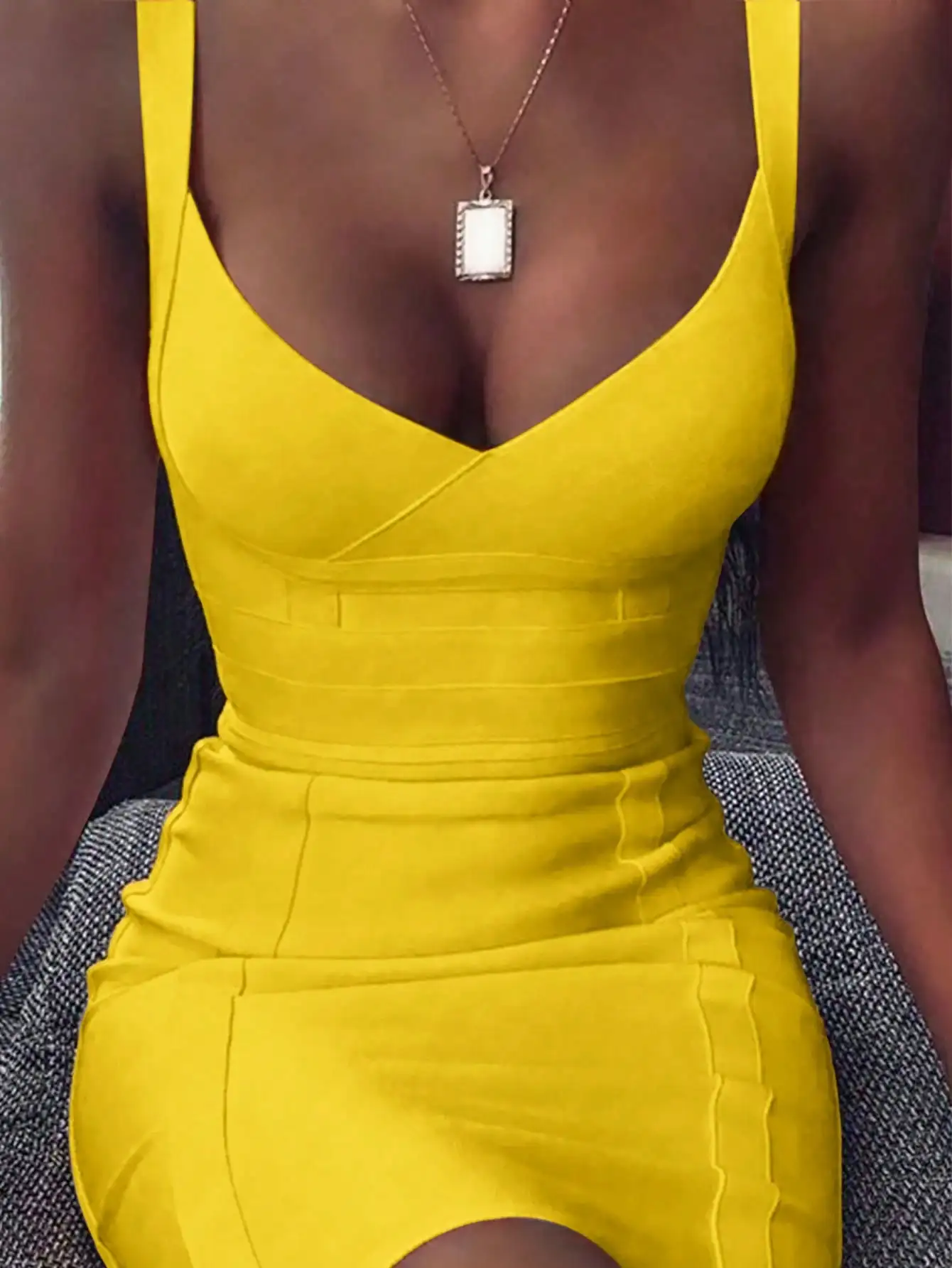 Sommer Elegante Spaghetti Strap V-ausschnitt Kurze, Figurbetontes Kleid Frauen Geripptes Verbandkleid Sexy Gelb Nacht Heraus Cocktailpartykleid